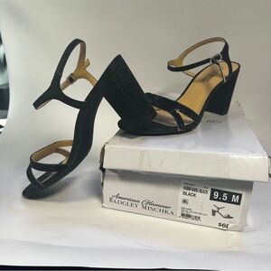 Badgley Mischka Karli Black Ankle Strap Block Heel Sandals Womens 9.5 M New